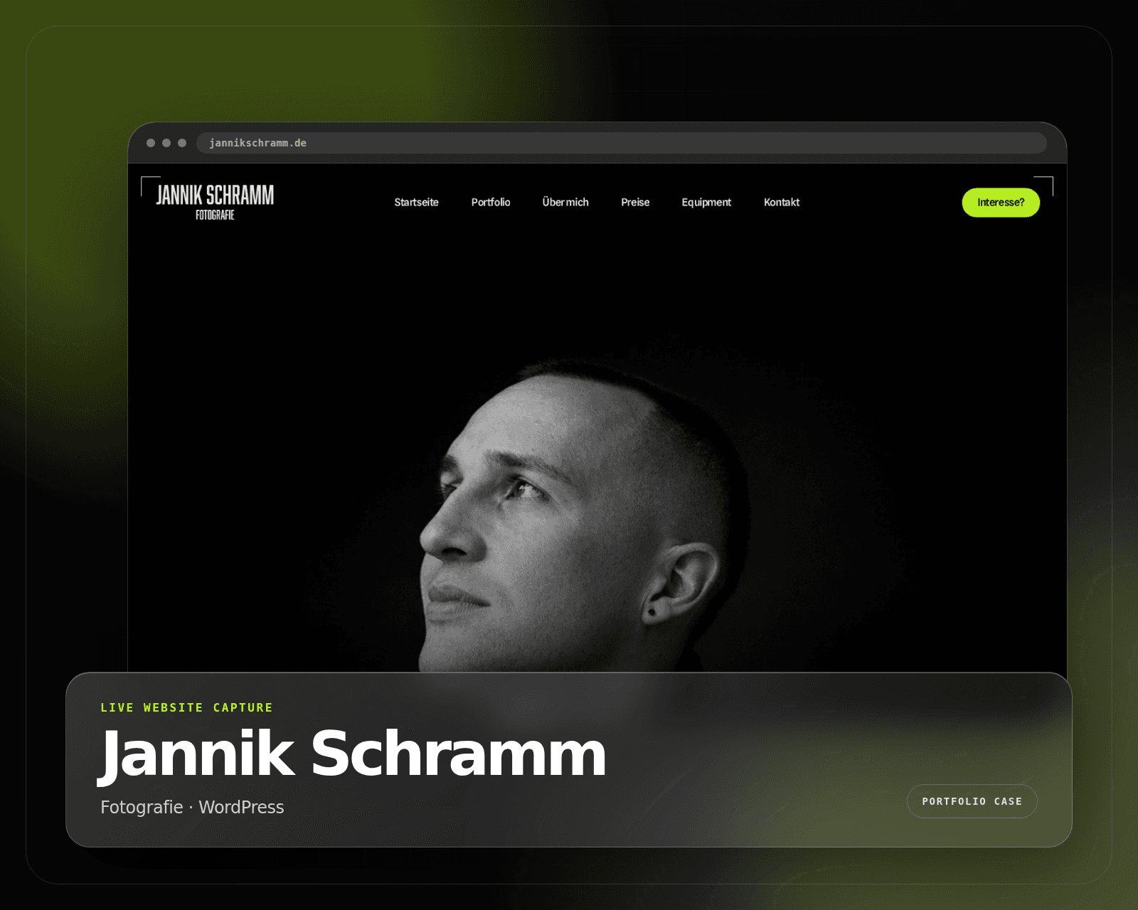 Modernes Portfolio-Cover mit echten Ausschnitten der Jannik-Schramm-Homepage, Fotografie-Header und Portfolio-Sektionen.